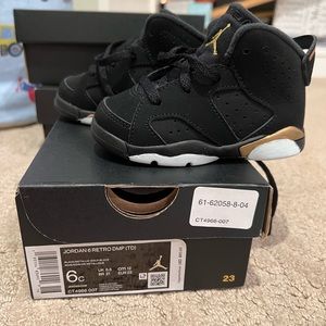 Black & Gold toddler 6s